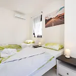 Villa Essenza In Near With Private Pool & Pet Friendly *