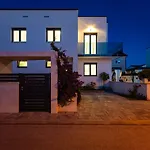 Essenza In Near With Private Pool & Pet Friendly Villa *