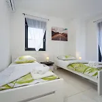 Villa Essenza In Near With Private Pool & Pet Friendly *