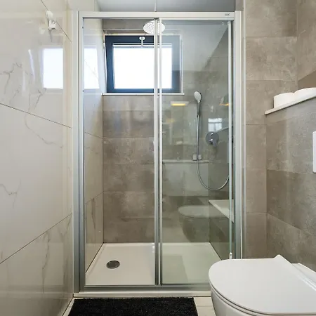 Villa Essenza In Near With Private Pool & Pet Friendly