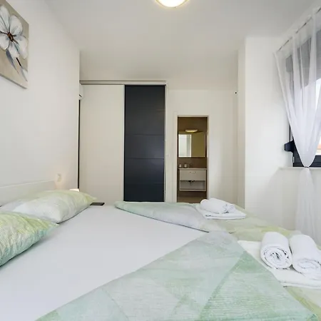 Essenza In Near With Private Pool & Pet Friendly Vodice