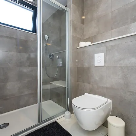 Essenza In Near With Private Pool & Pet Friendly Vodice
