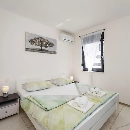 Villa Essenza In Near With Private Pool & Pet Friendly Vodice