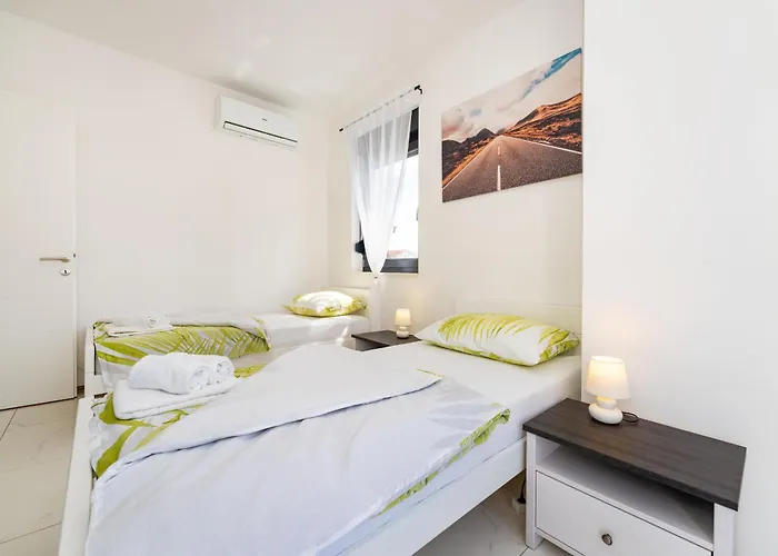 Vila Essenza In Near With Private Pool & Pet Friendly *