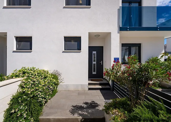 Vila Essenza In Near With Private Pool & Pet Friendly