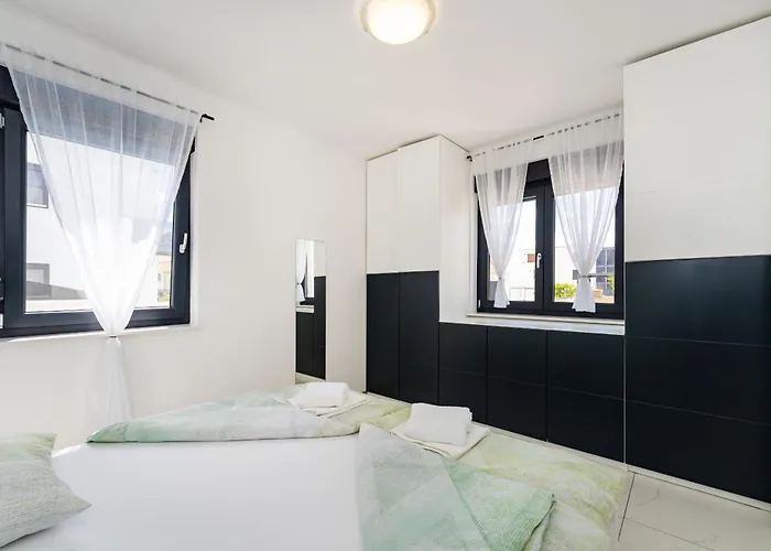 Essenza In Near With Private Pool & Pet Friendly Vila *