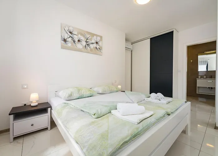 Essenza In Near With Private Pool & Pet Friendly Vila Vodice