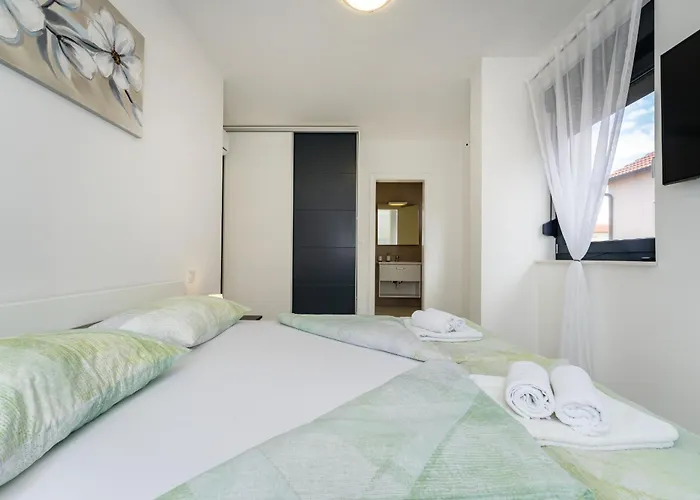 Essenza In Near With Private Pool & Pet Friendly Vodice