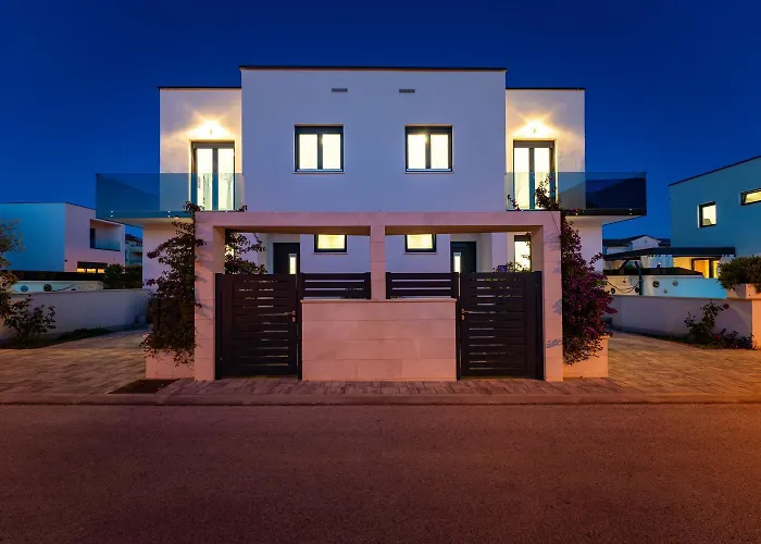 Vila Essenza In Near With Private Pool & Pet Friendly *