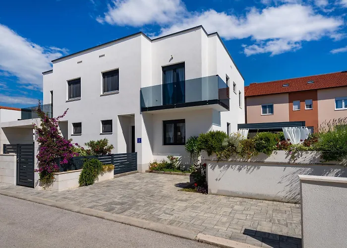 Vila Essenza In Near With Private Pool & Pet Friendly *