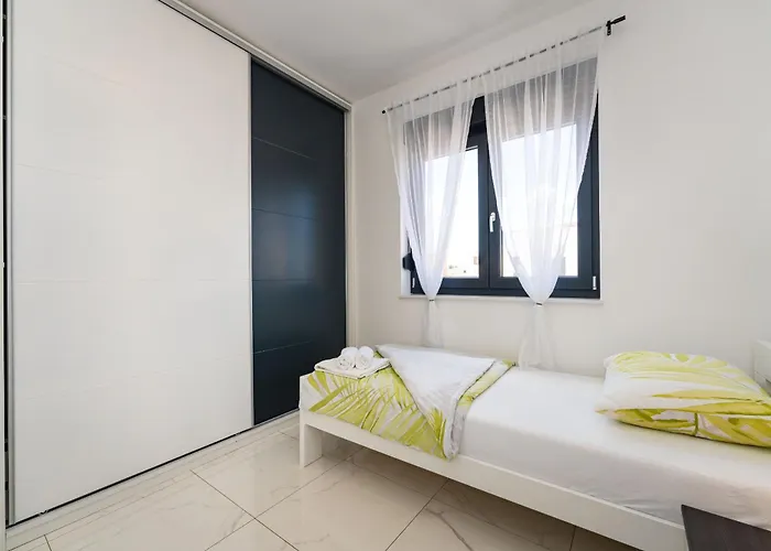 Vila Essenza In Near With Private Pool & Pet Friendly